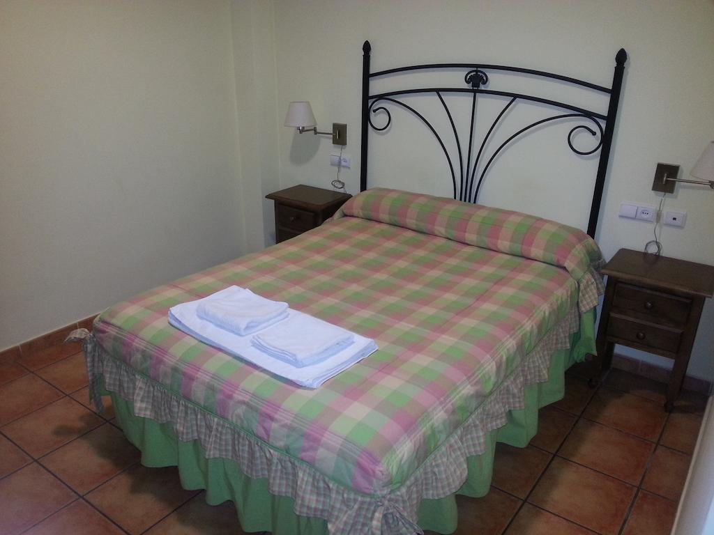 Hostal Las Tres Jotas Алькарасехос Номер фото