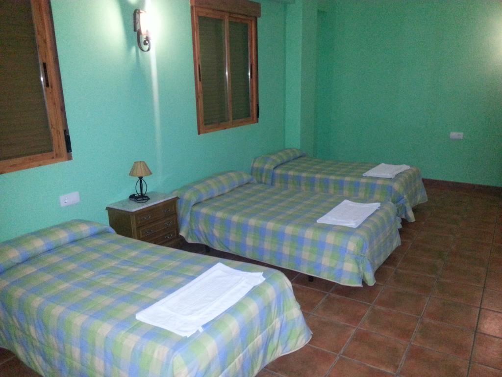 Hostal Las Tres Jotas Алькарасехос Номер фото