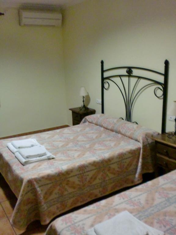 Hostal Las Tres Jotas Алькарасехос Номер фото