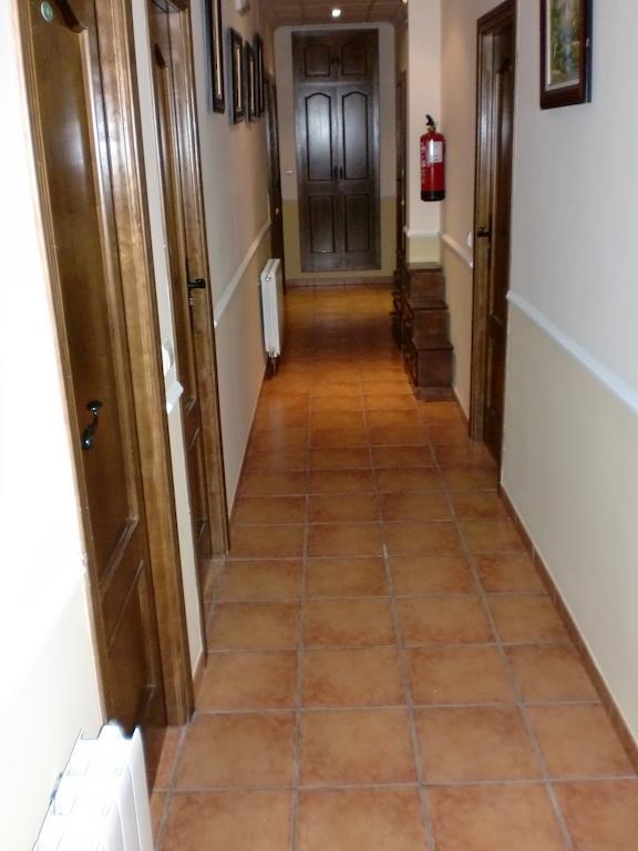 Hostal Las Tres Jotas Алькарасехос Экстерьер фото