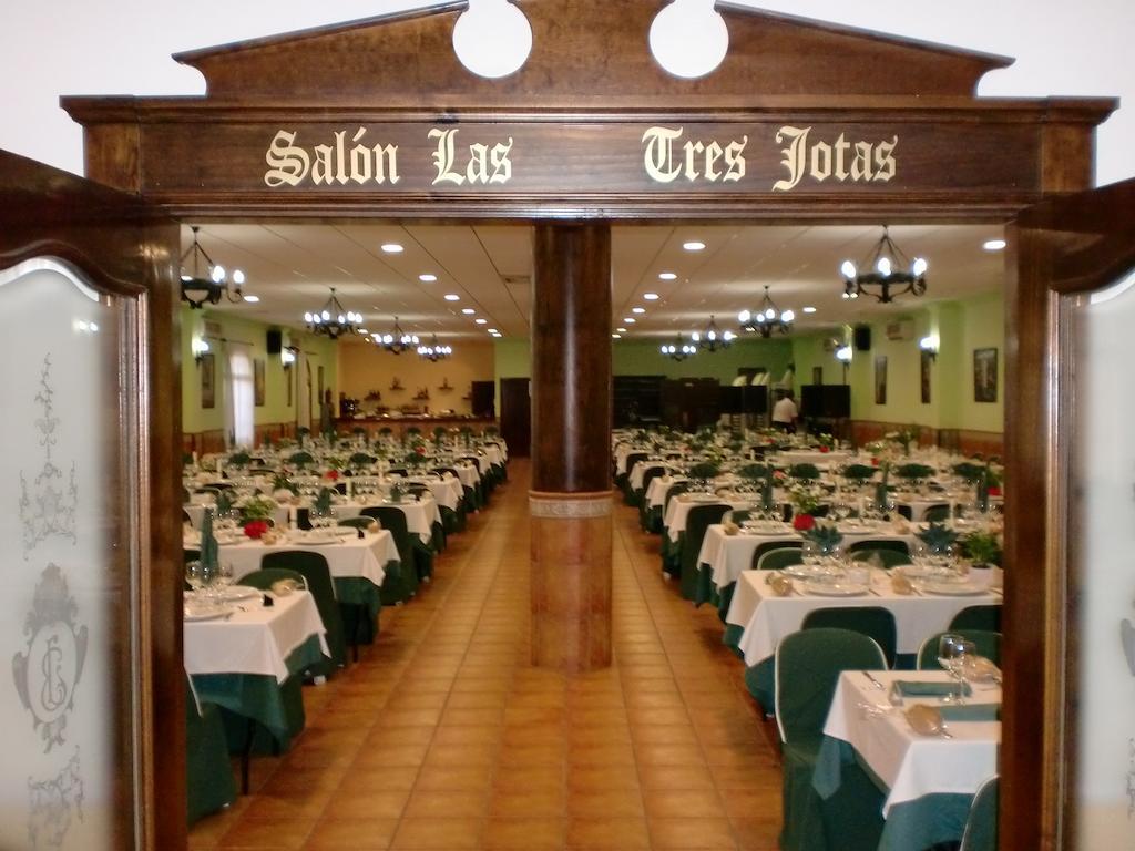 Hostal Las Tres Jotas Алькарасехос Экстерьер фото