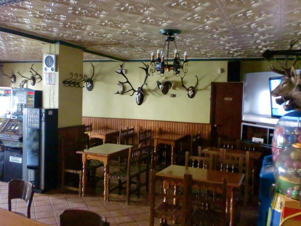 Hostal Las Tres Jotas Алькарасехос Экстерьер фото