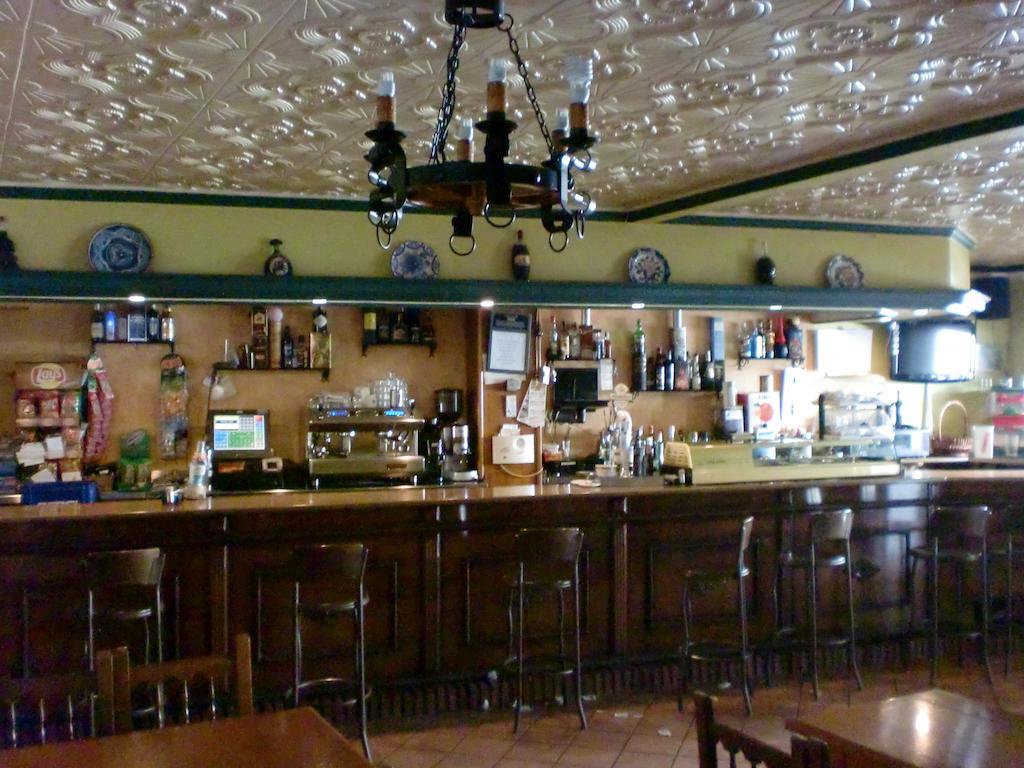 Hostal Las Tres Jotas Алькарасехос Экстерьер фото