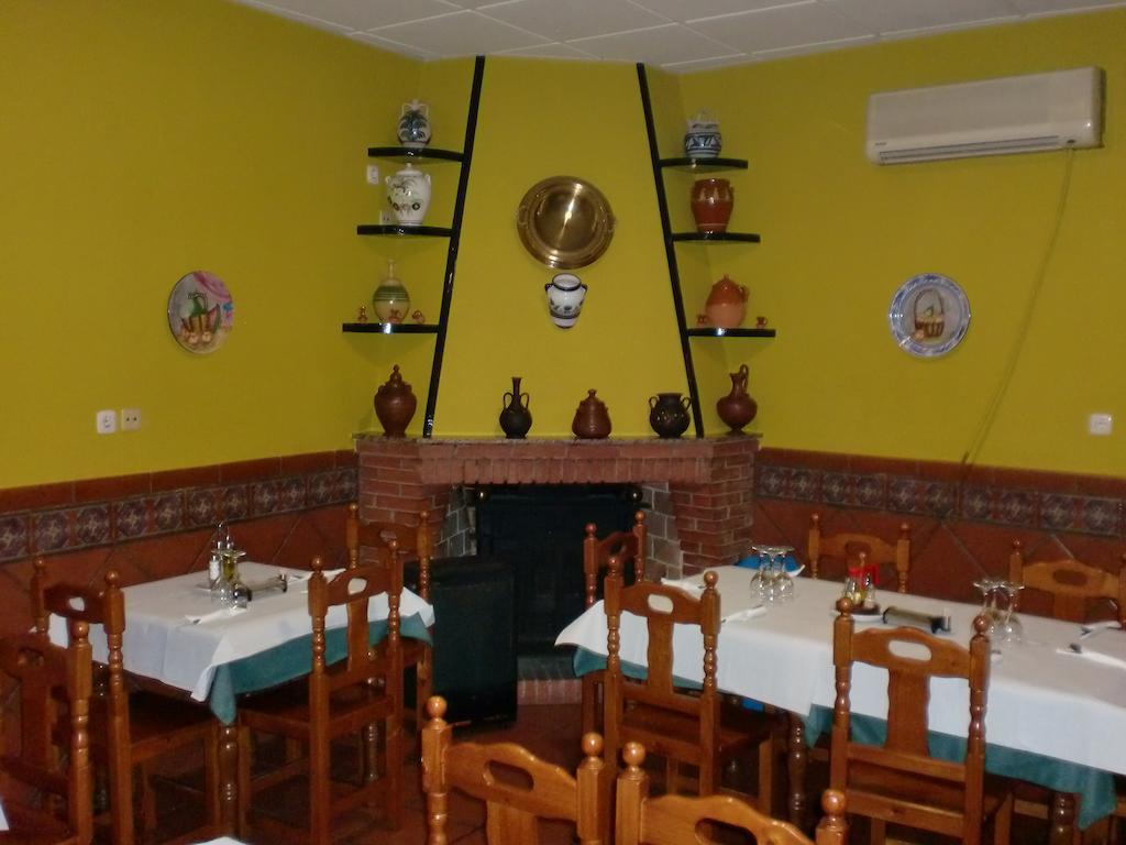 Hostal Las Tres Jotas Алькарасехос Экстерьер фото
